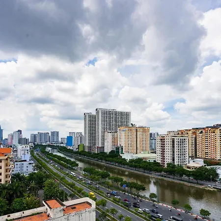 Luxury Living In The Heart Of D1/3Br/Infinity Pool Apartment